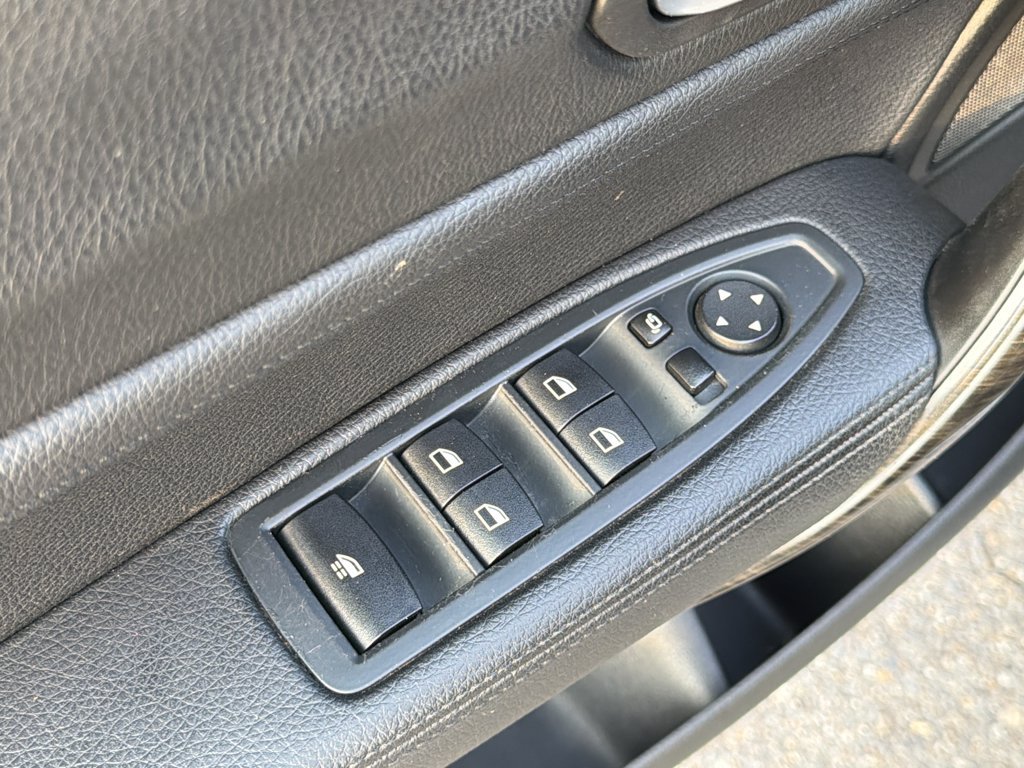 Used 2017 BMW 230i Convertible RWD image 18