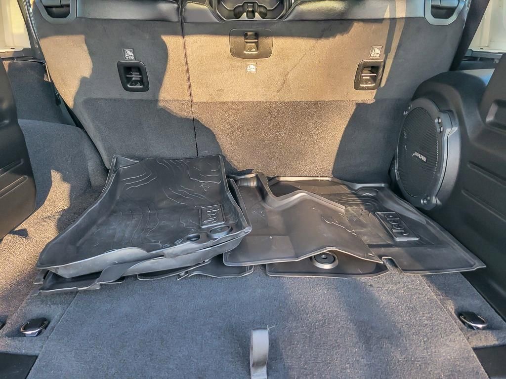 Used 2022 Jeep Wrangler Unlimited Rubicon w/ Trailer Tow Package image 20