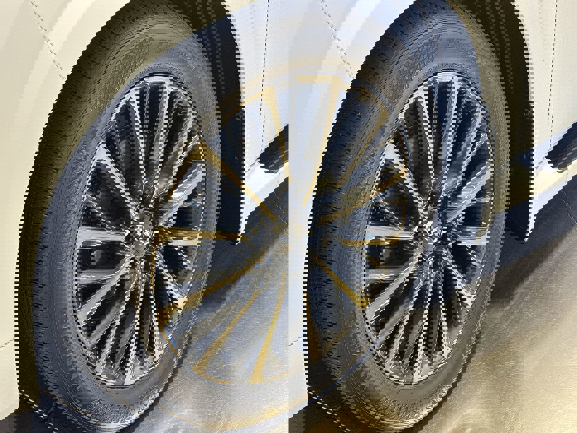 Certified 2025 INFINITI QX80 Autograph w/ Premium Cargo Package image 10