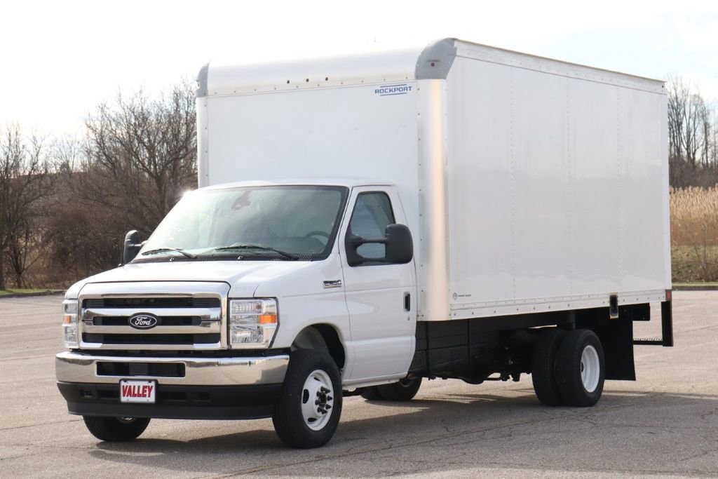 New 2027 Ford E-450 and Econoline 450 Super Duty w/ Power Equipment Group image 4