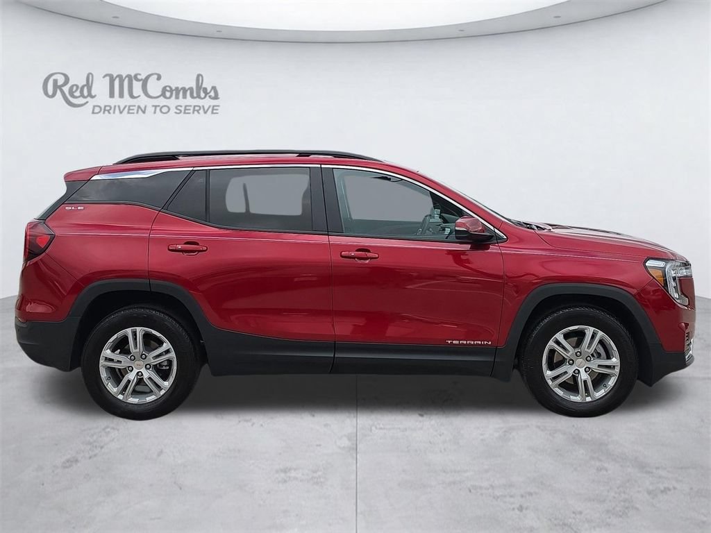 Used 2023 GMC Terrain SLE w/ Driver Convenience Package FWD image 8