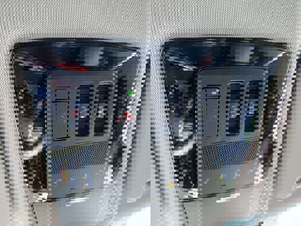 New 2025 Mitsubishi Outlander SE image 12