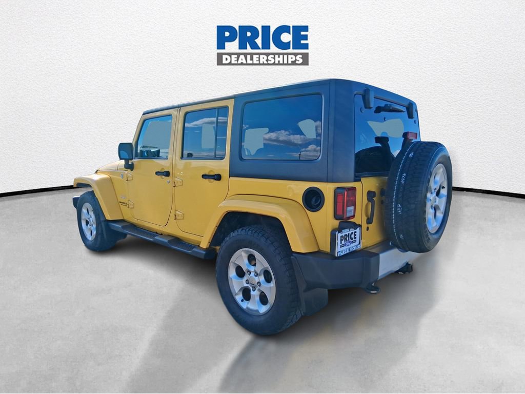 Used 2015 Jeep Wrangler Unlimited Sahara w/ Connectivity Group AWD/4WD image 7