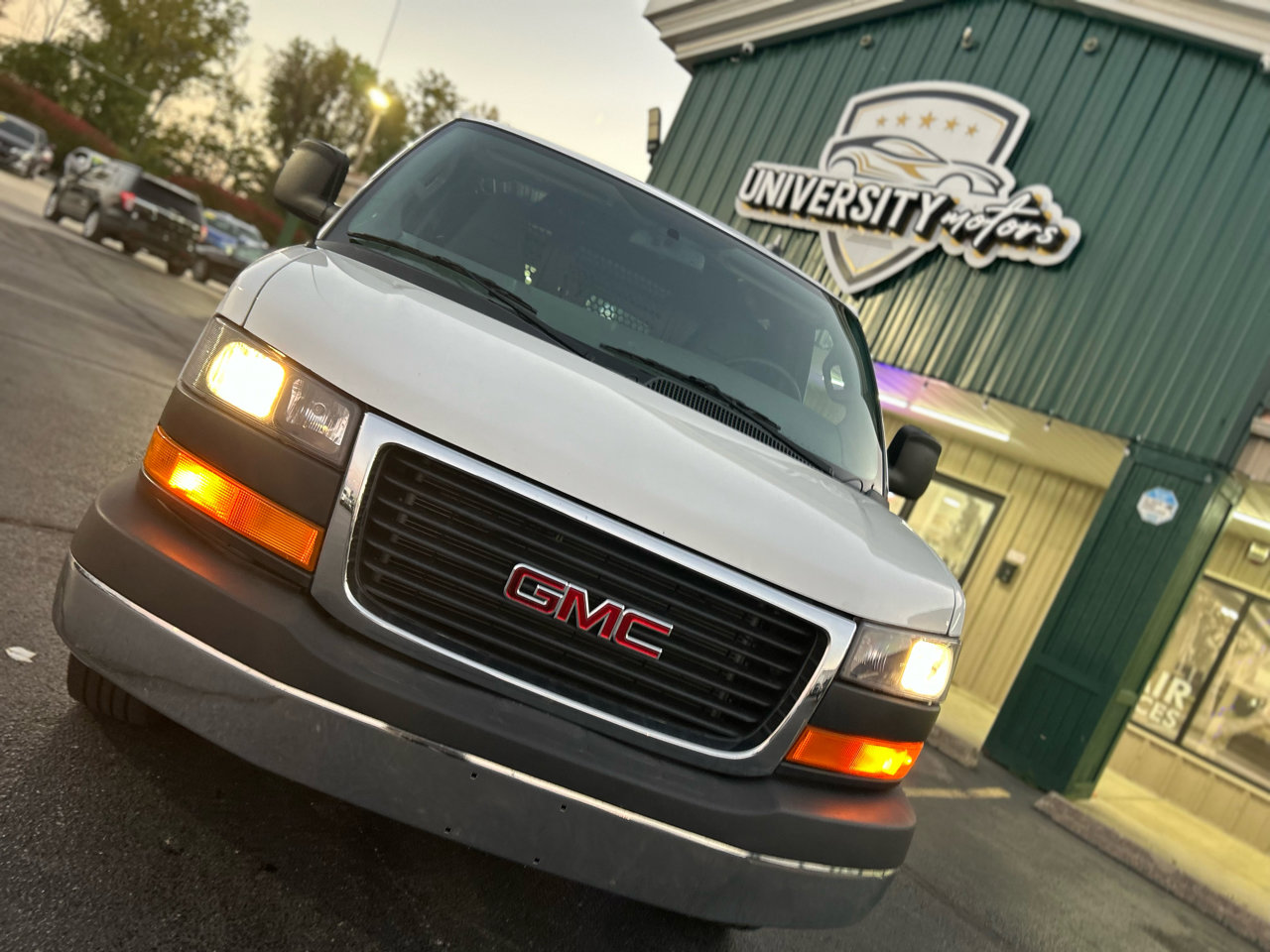 Used 2022 GMC Savana 2500 w/ Driver Convenience Package image 9