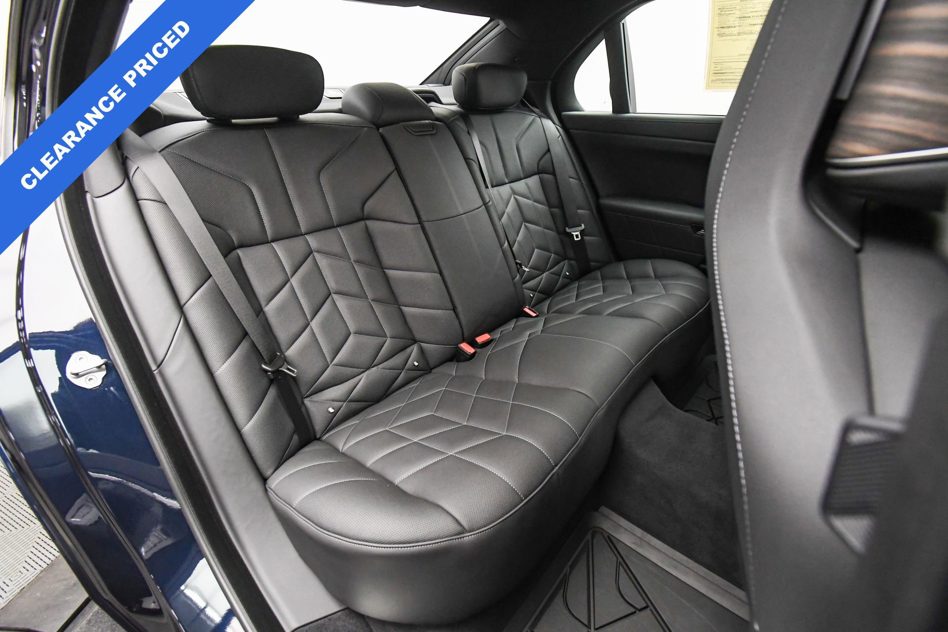 Used 2024 BMW 760i xDrive w/ Premium Package 2 image 49