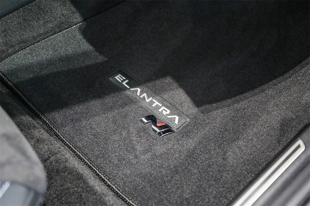 Certified 2025 Hyundai Elantra N image 18