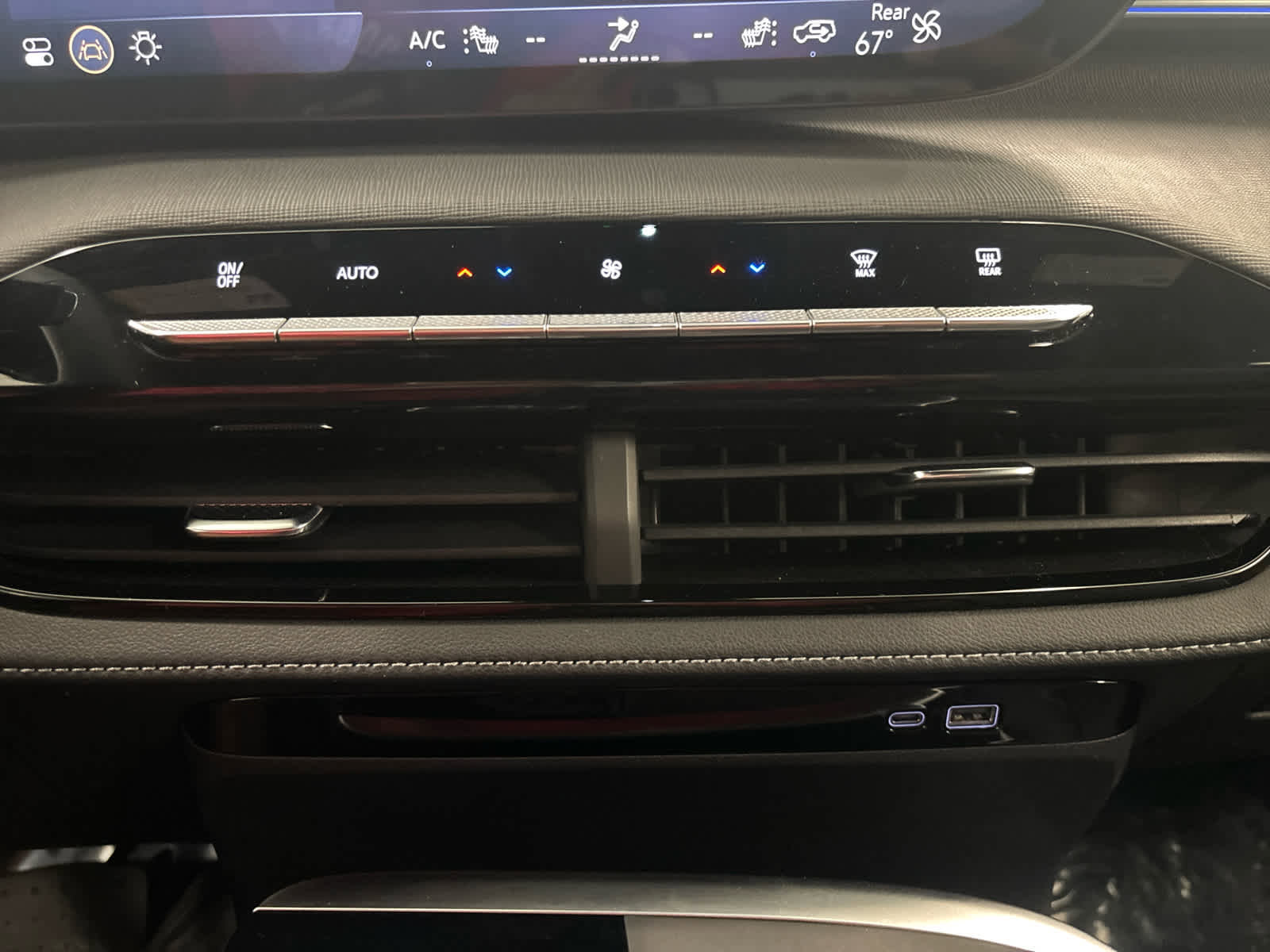 Used 2025 Buick Enclave Sport Touring w/ Power Package FWD image 36