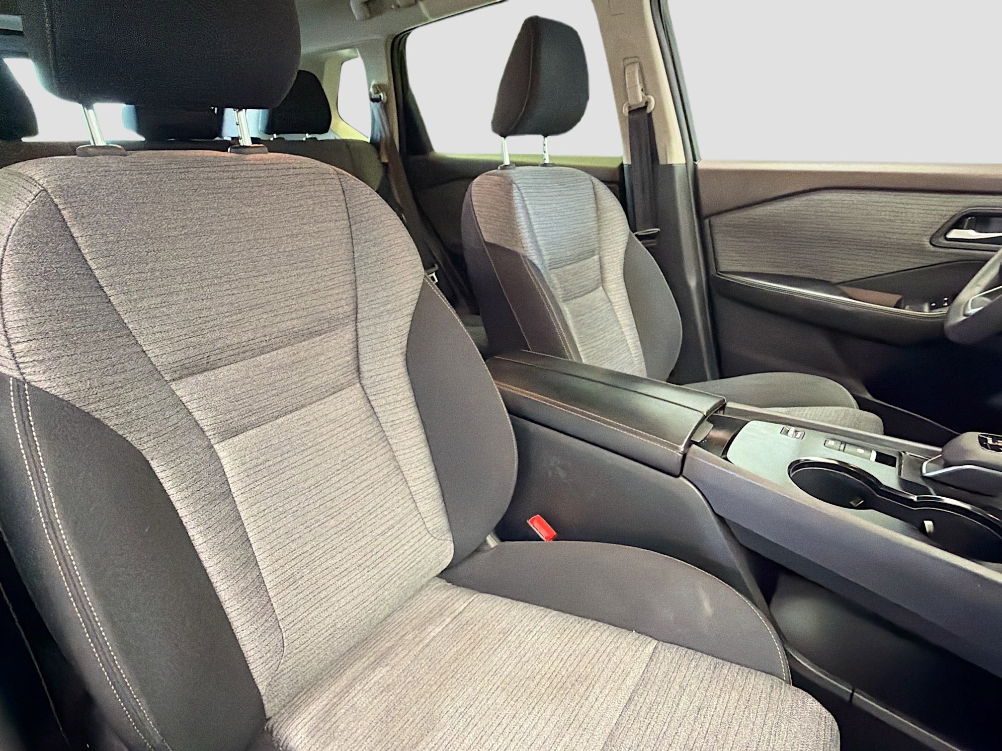 Used 2023 Nissan Rogue SV image 15