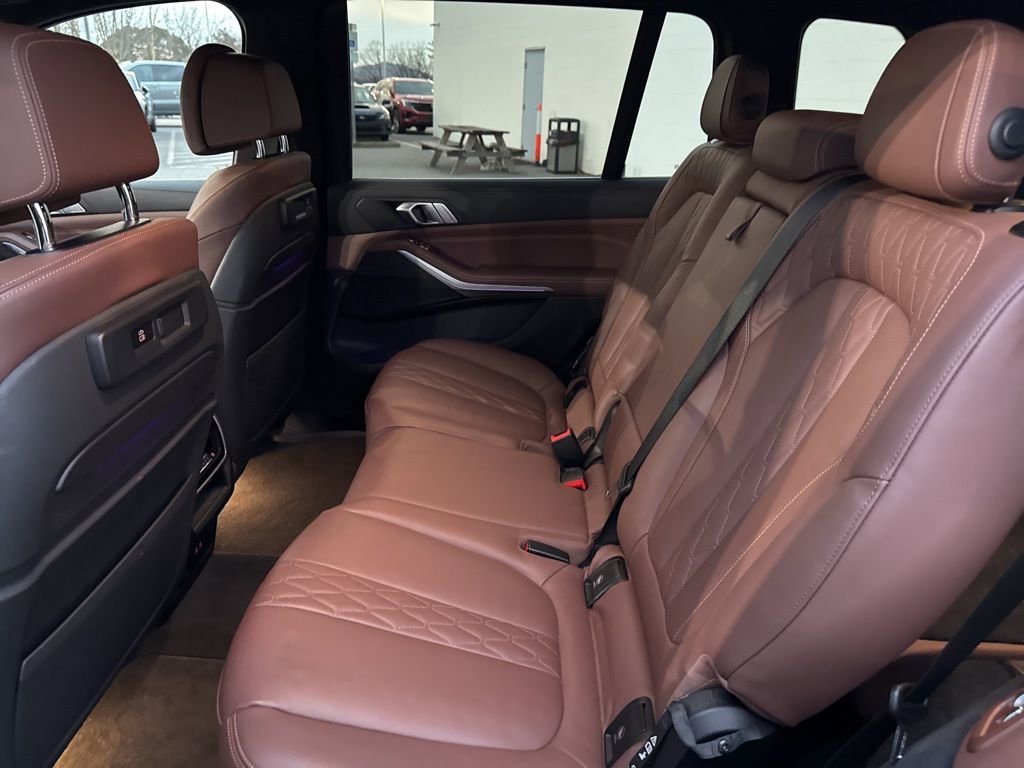 Used 2022 BMW X7 xDrive40i w/ Executive Package image 16