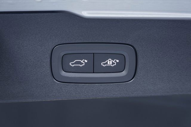 New 2026 Volvo V60 B5 Cross Country Plus w/ Protection Package Premier image 10