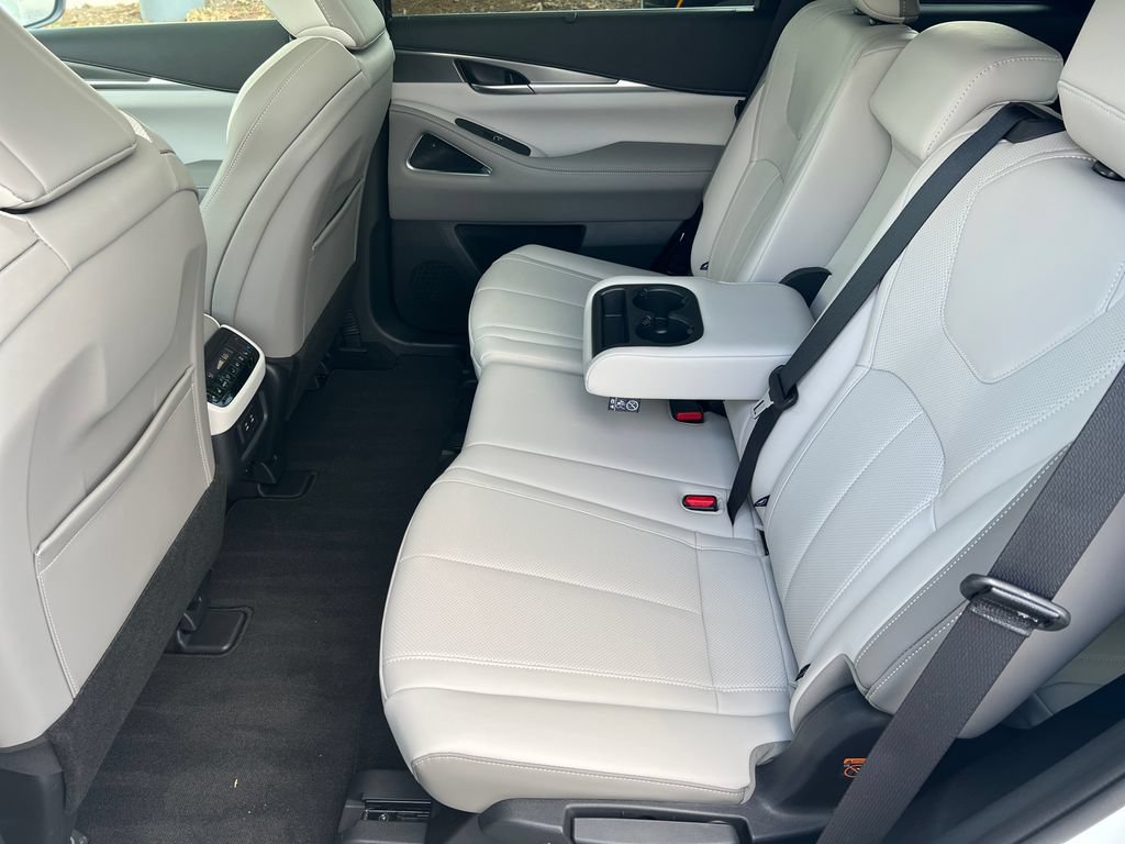 Certified 2026 INFINITI QX60 Luxe w/ Cargo Package FWD image 22