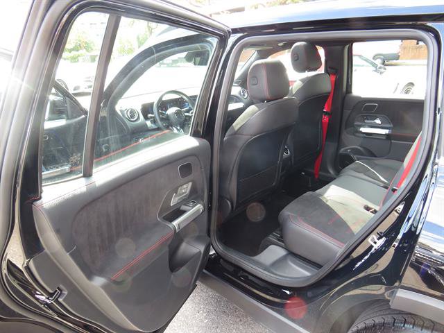 Used 2025 Mercedes-Benz GLB 35 AMG 4MATIC image 21