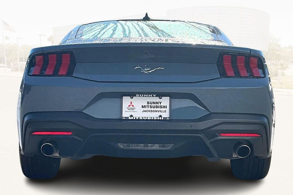 Used 2024 Ford Mustang Coupe RWD image 5