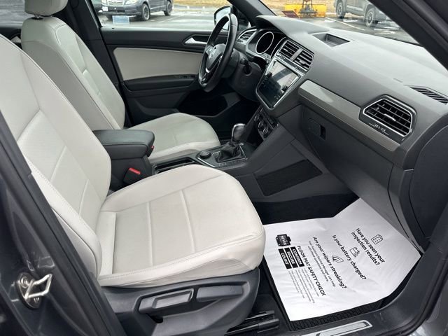 Used 2021 Volkswagen Tiguan SE R-Line AWD/4WD image 9