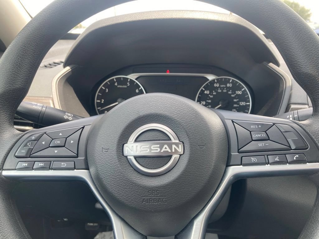Used 2025 Nissan Altima 2.5 SV FWD image 18