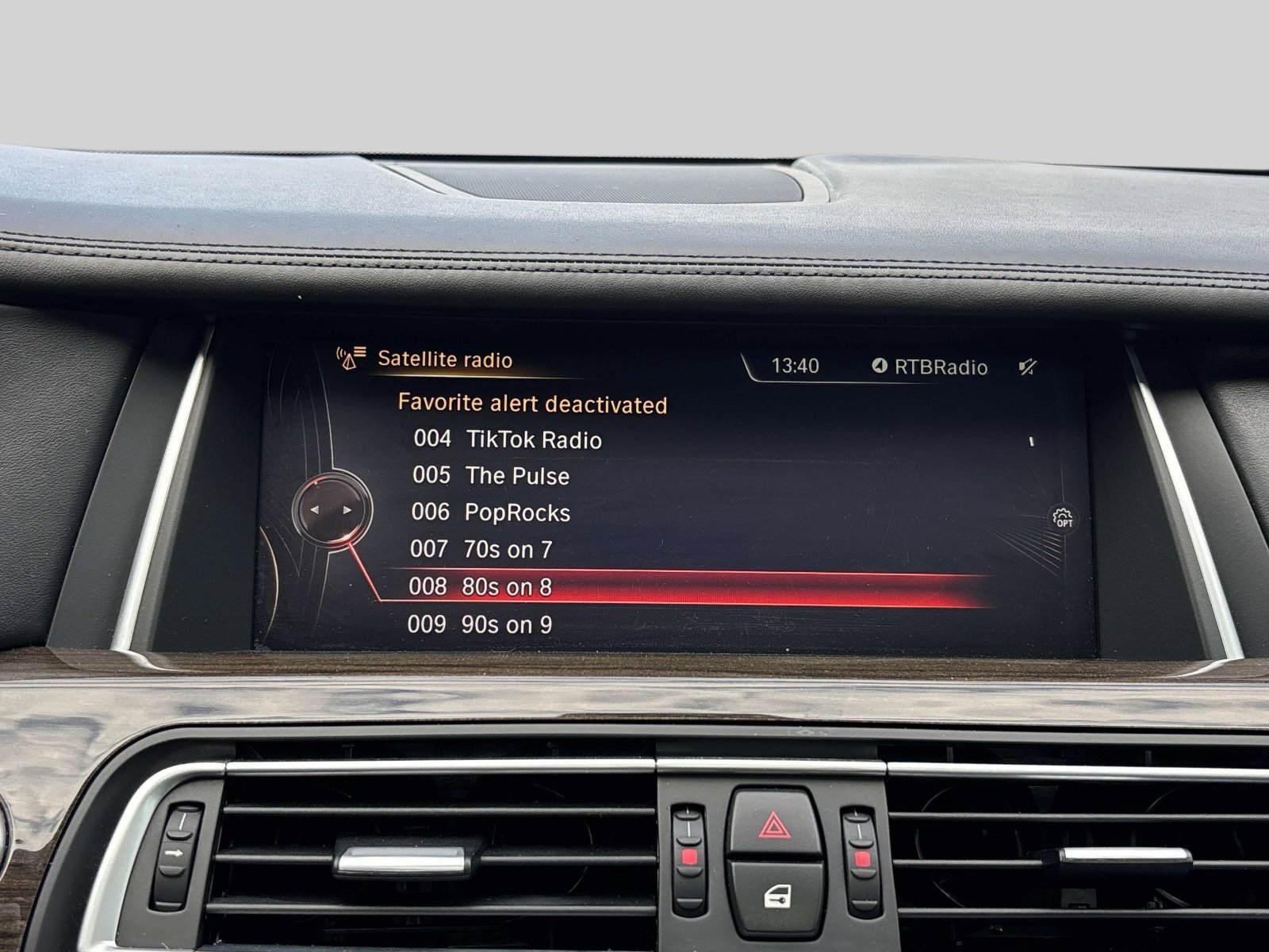 Used 2015 BMW 750Li xDrive image 25