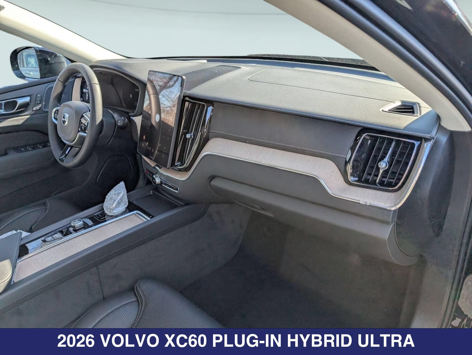 New 2026 Volvo XC60 T8 Ultra w/ Protection Package Premier AWD/4WD image 24