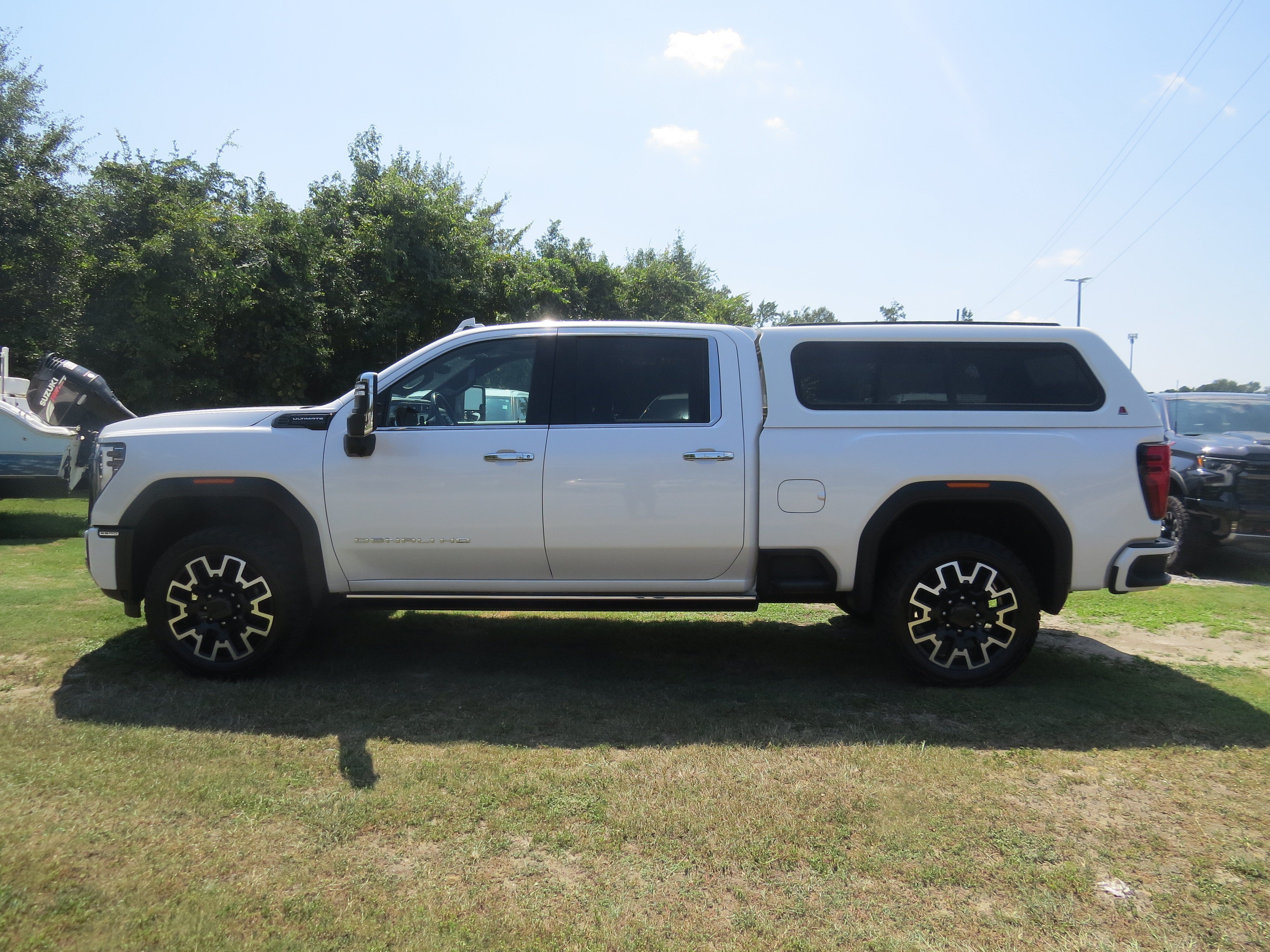 Used 2024 GMC Sierra 2500 Denali Ultimate AWD/4WD image 6
