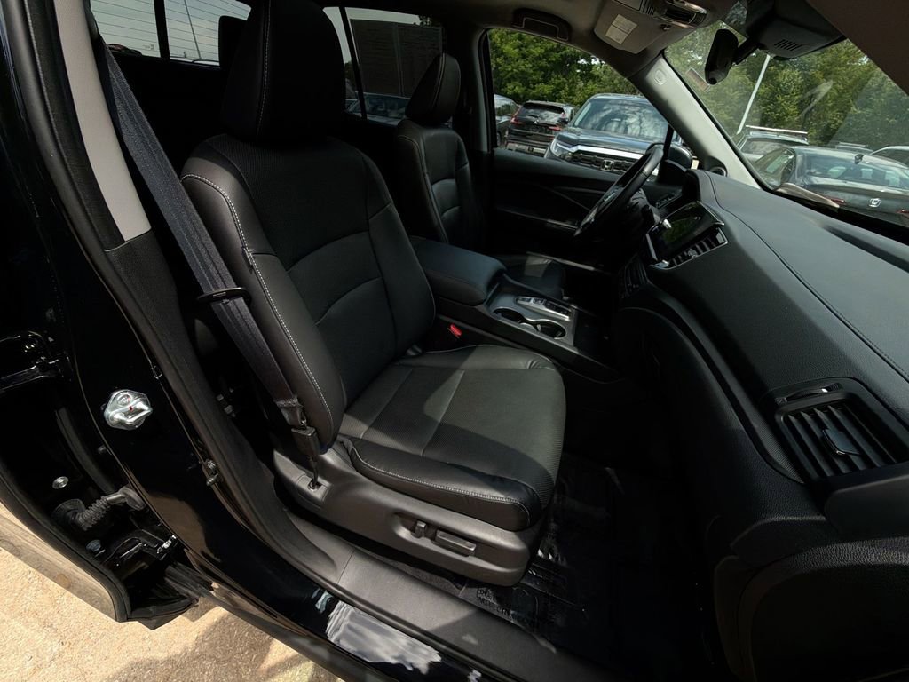 Used 2025 Honda Ridgeline RTL+ image 27