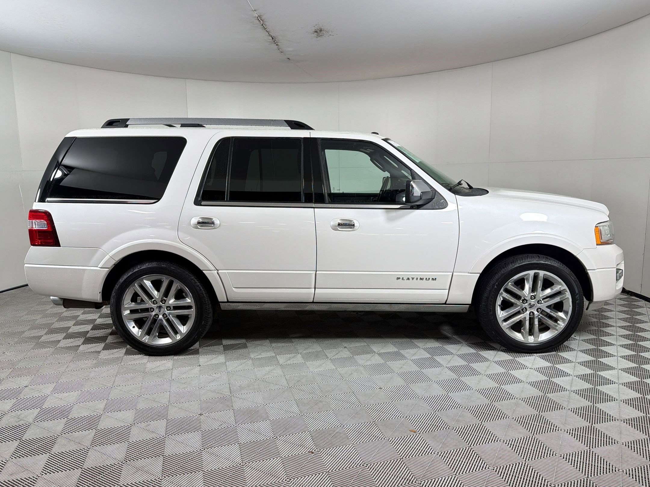 Used 2015 Ford Expedition Platinum image 8