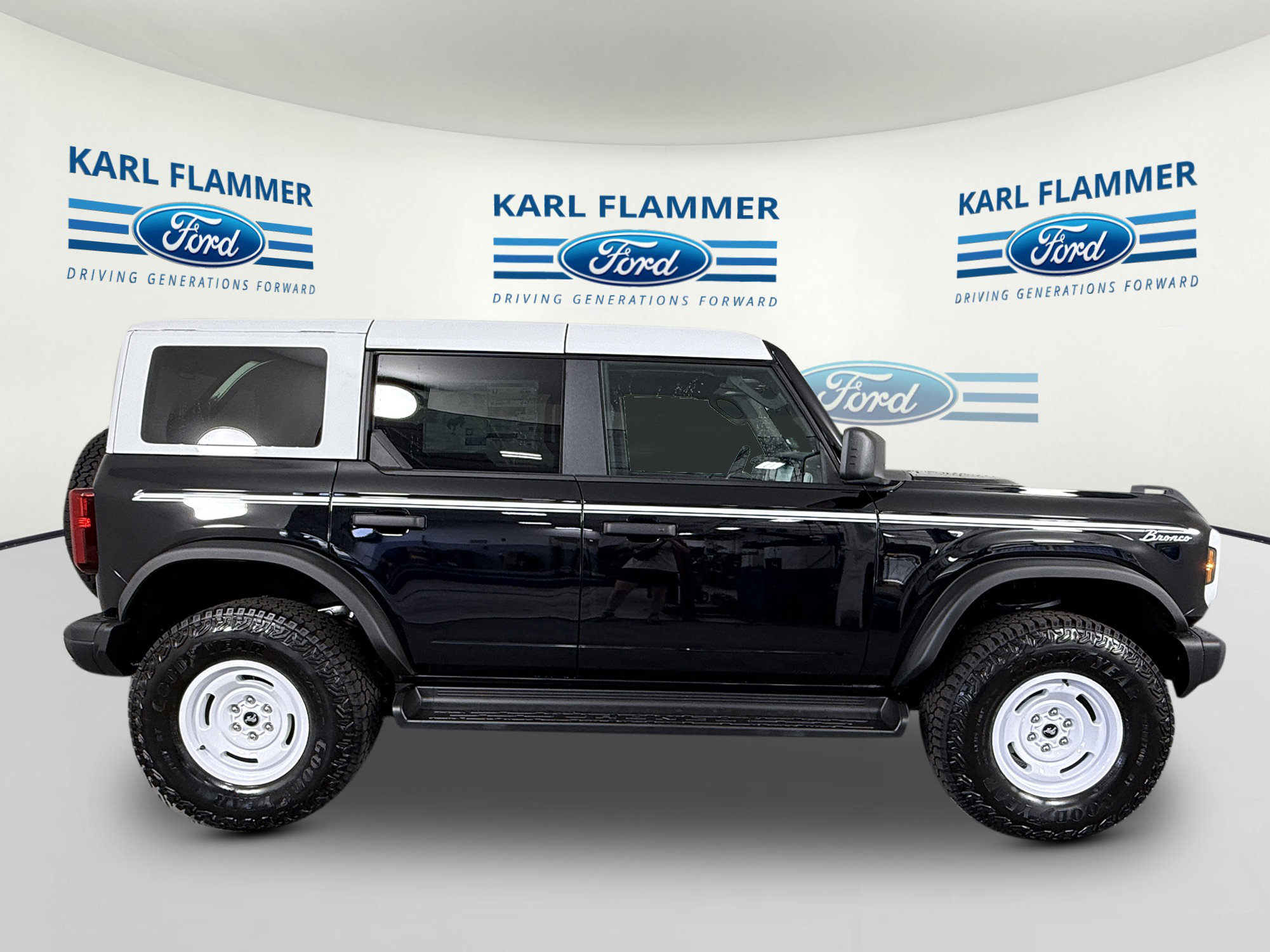New 2026 Ford Bronco Heritage Edition AWD/4WD image 2