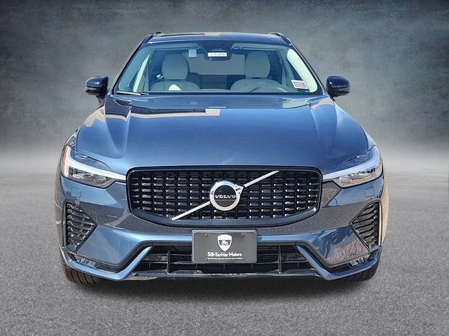 New 2025 Volvo XC60 B5 Core w/ Protection Package Premier image 5