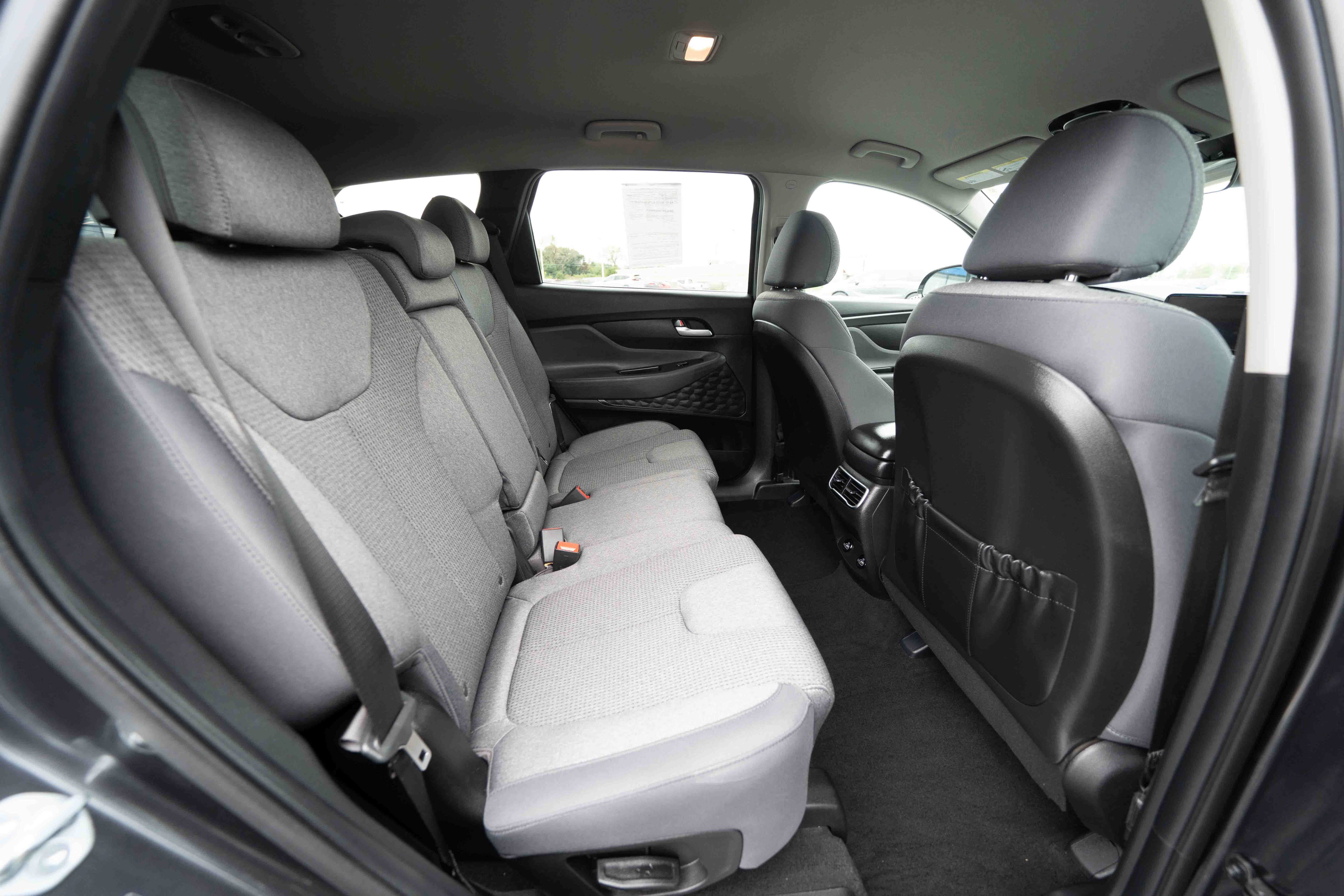 Used 2023 Hyundai Santa Fe SEL AWD/4WD image 25