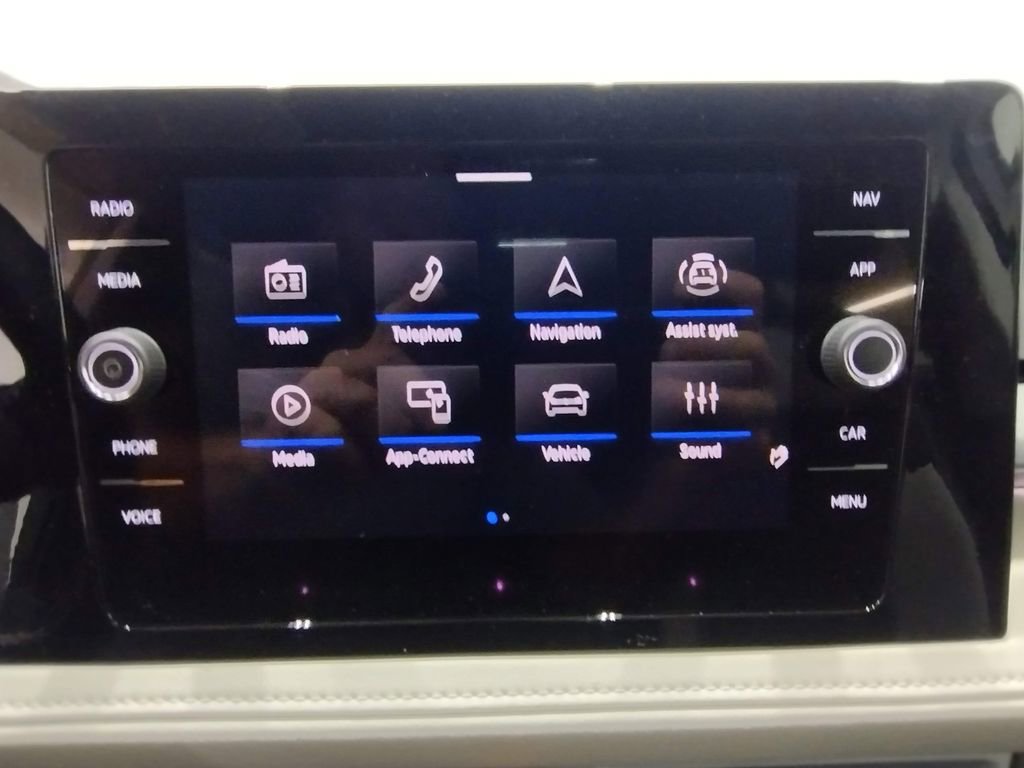 New 2025 Volkswagen Taos SEL image 27