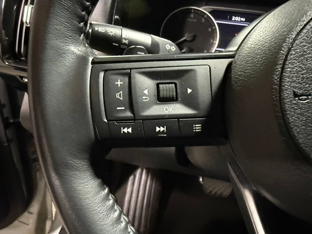 Used 2024 Nissan Pathfinder SV FWD image 24