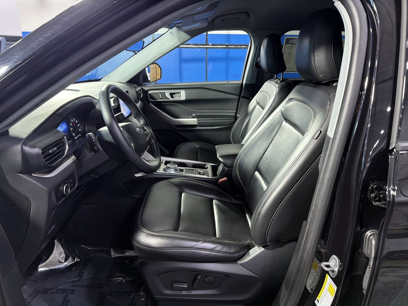 Used 2023 Ford Explorer XLT w/ Equipment Group 202A AWD/4WD image 26