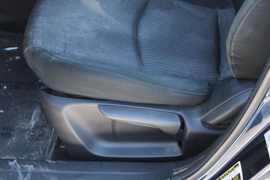 Used 2015 MAZDA MAZDA3 i Touring w/ Technology Package image 16