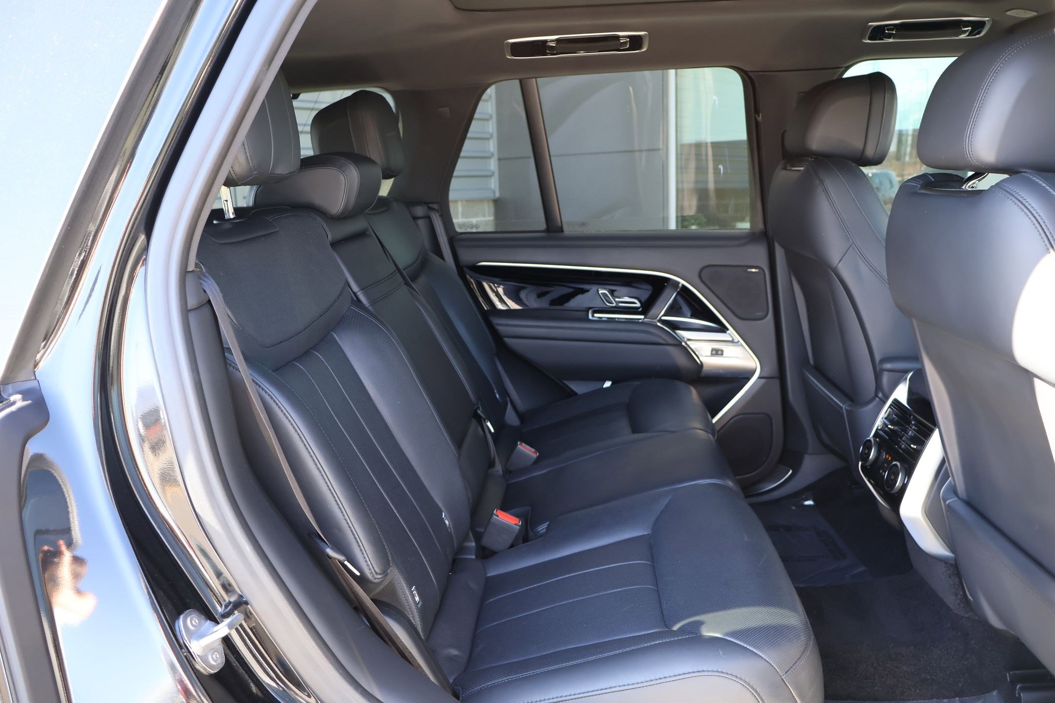 Certified 2023 Land Rover Range Rover SE image 29