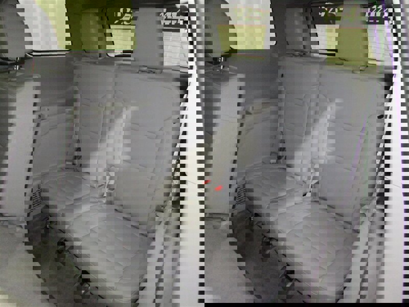 Used 2023 GMC Acadia SLT image 53