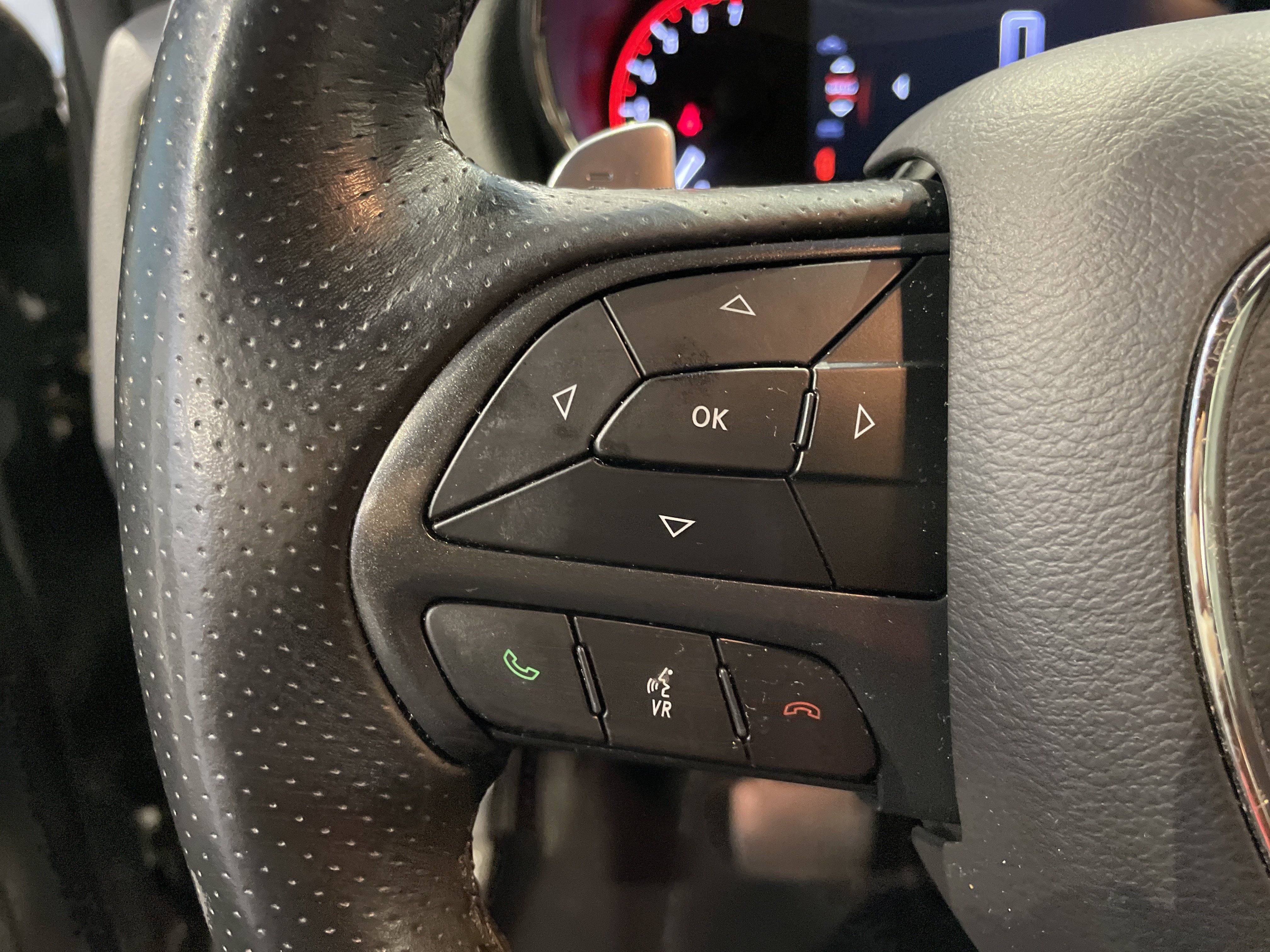 Used 2020 Dodge Durango R/T w/ Blacktop Package RWD image 21