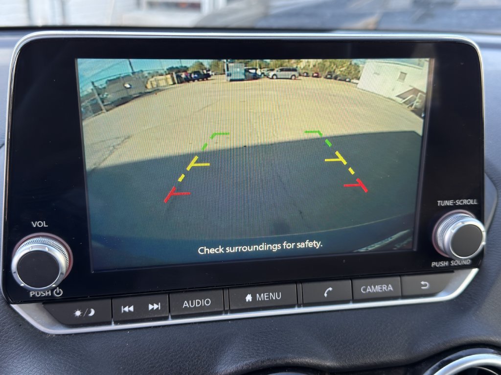 Used 2025 Nissan Sentra SV FWD image 16