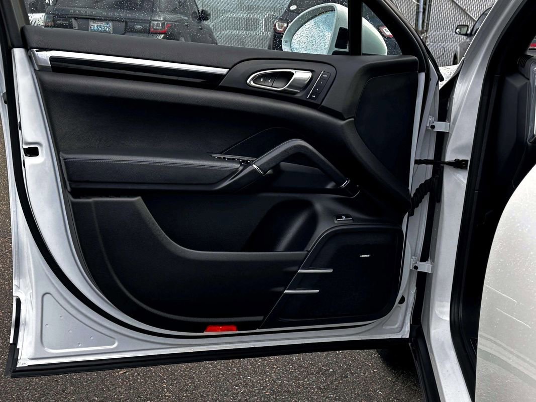 Used 2015 Porsche Cayenne S w/ Premium Plus Package image 13