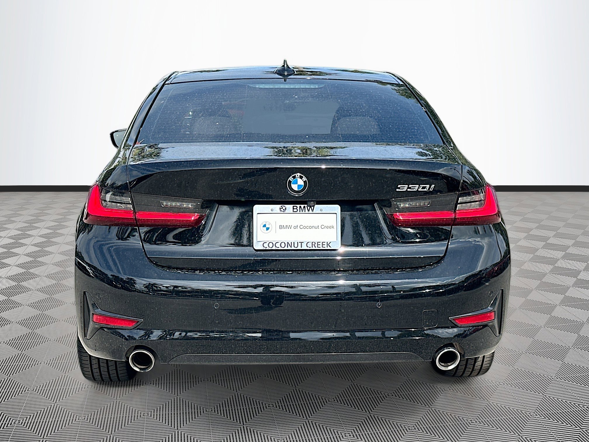 Certified 2022 BMW 330i Sedan w/ Driving Assistance Package image 6