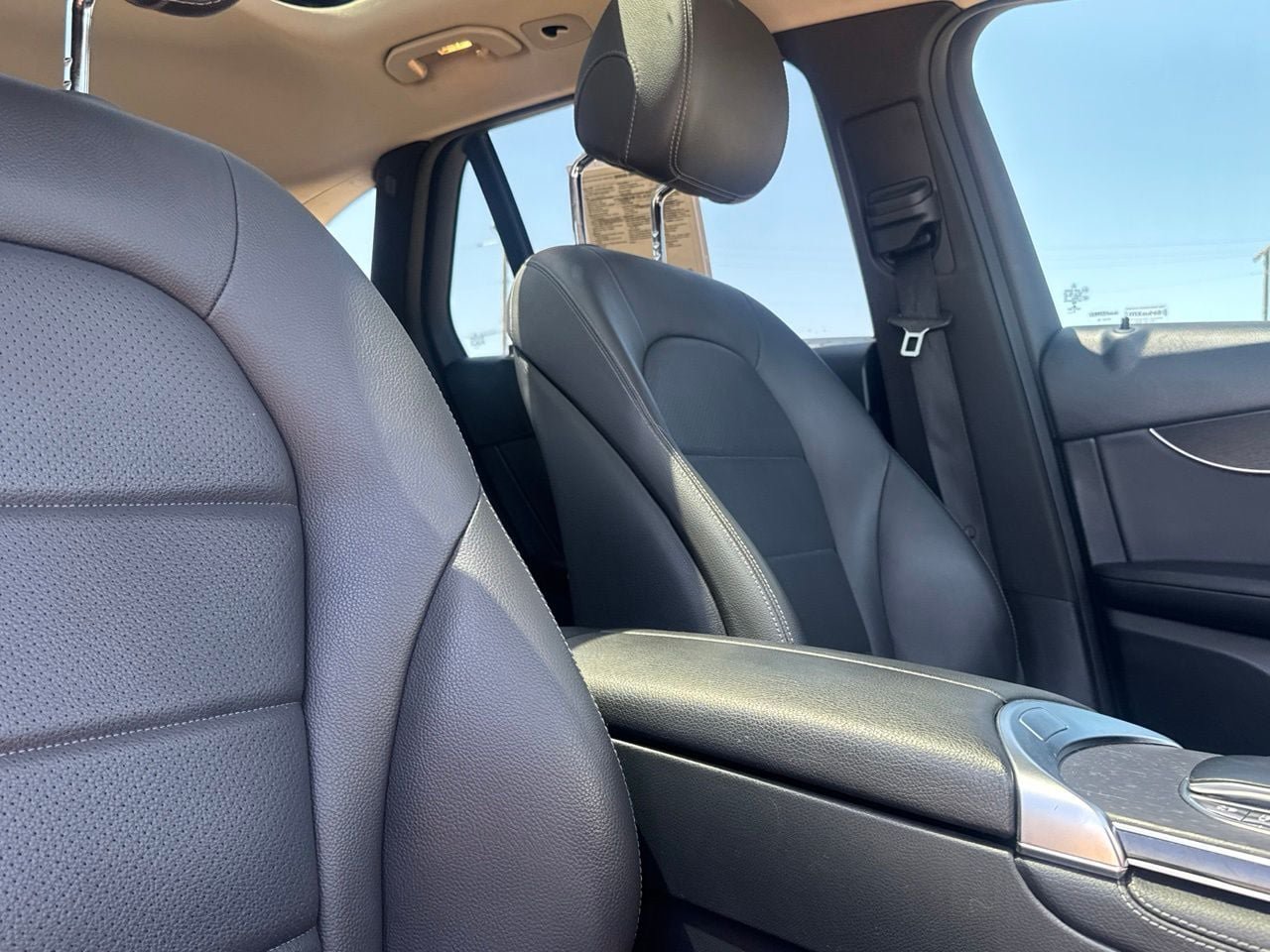 Used 2021 Mercedes-Benz GLC 300 image 29