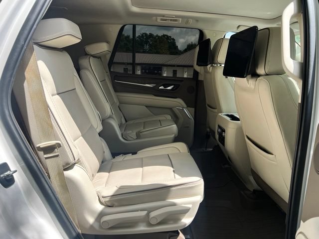 Used 2021 GMC Yukon Denali w/ Denali Premium Package AWD/4WD image 23
