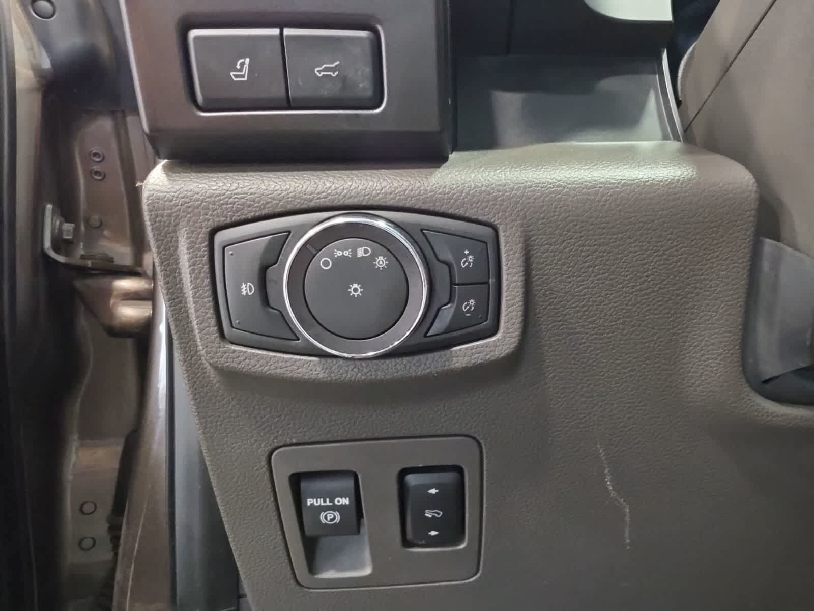 Used 2019 Ford Expedition Limited w/ Equipment Group 301A AWD/4WD image 24