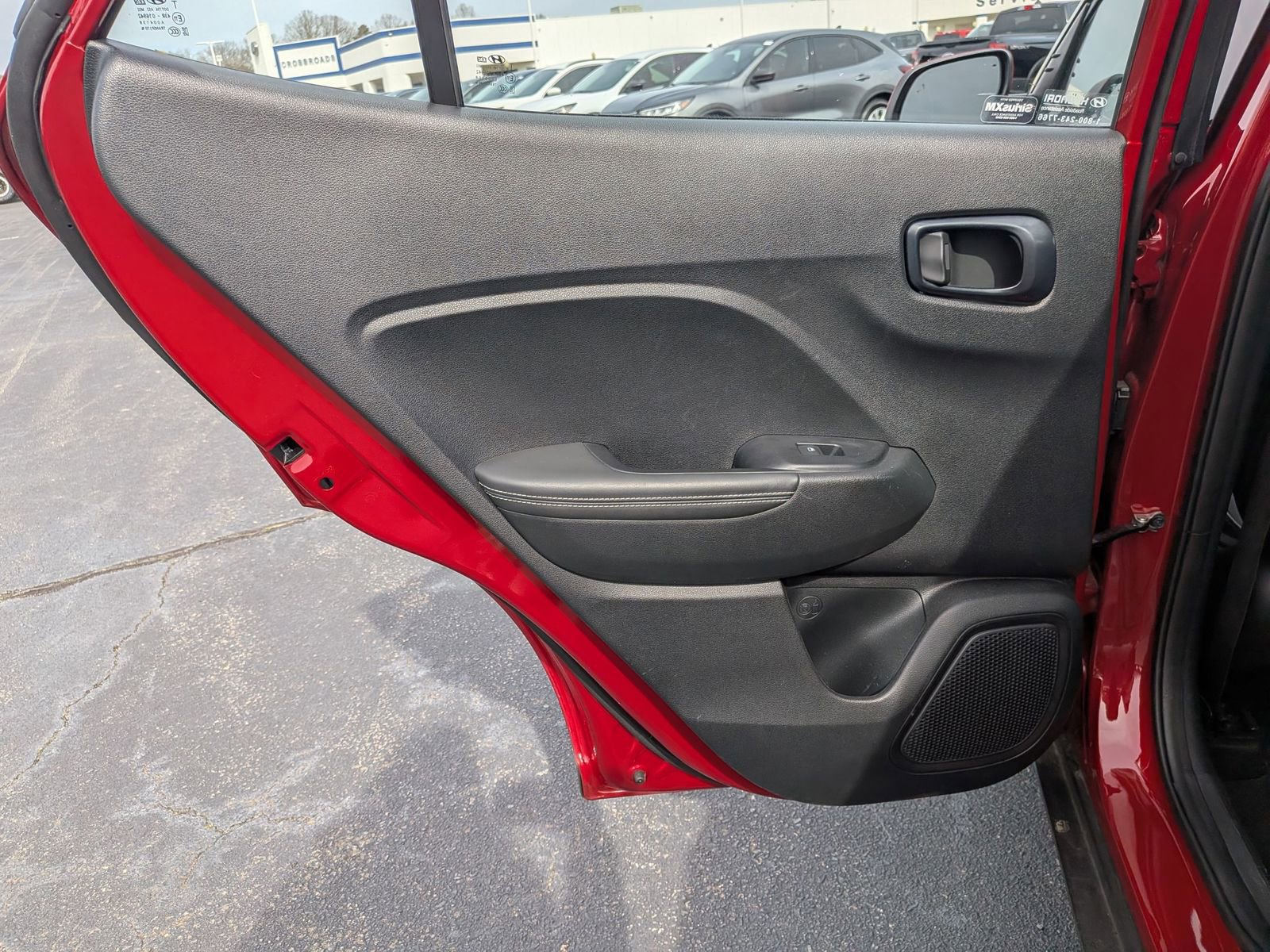 Used 2025 Hyundai Venue Limited FWD image 25