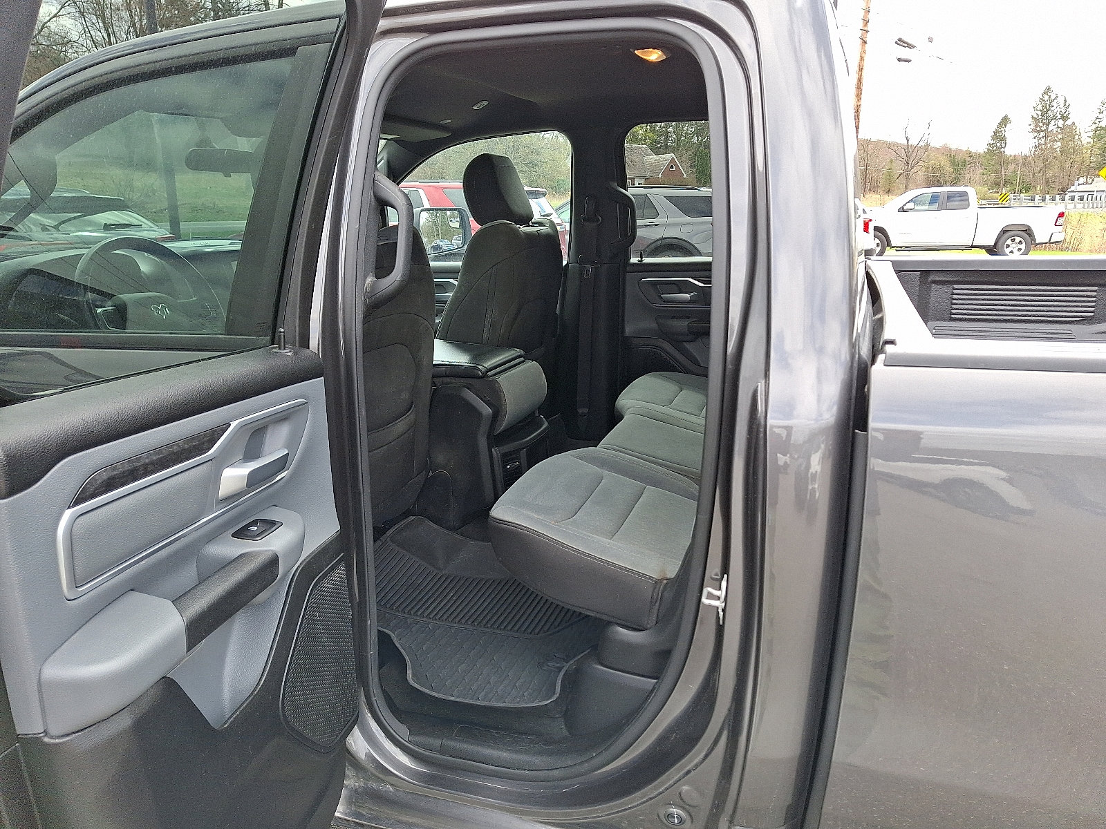 Used 2021 RAM 1500 Big Horn image 10