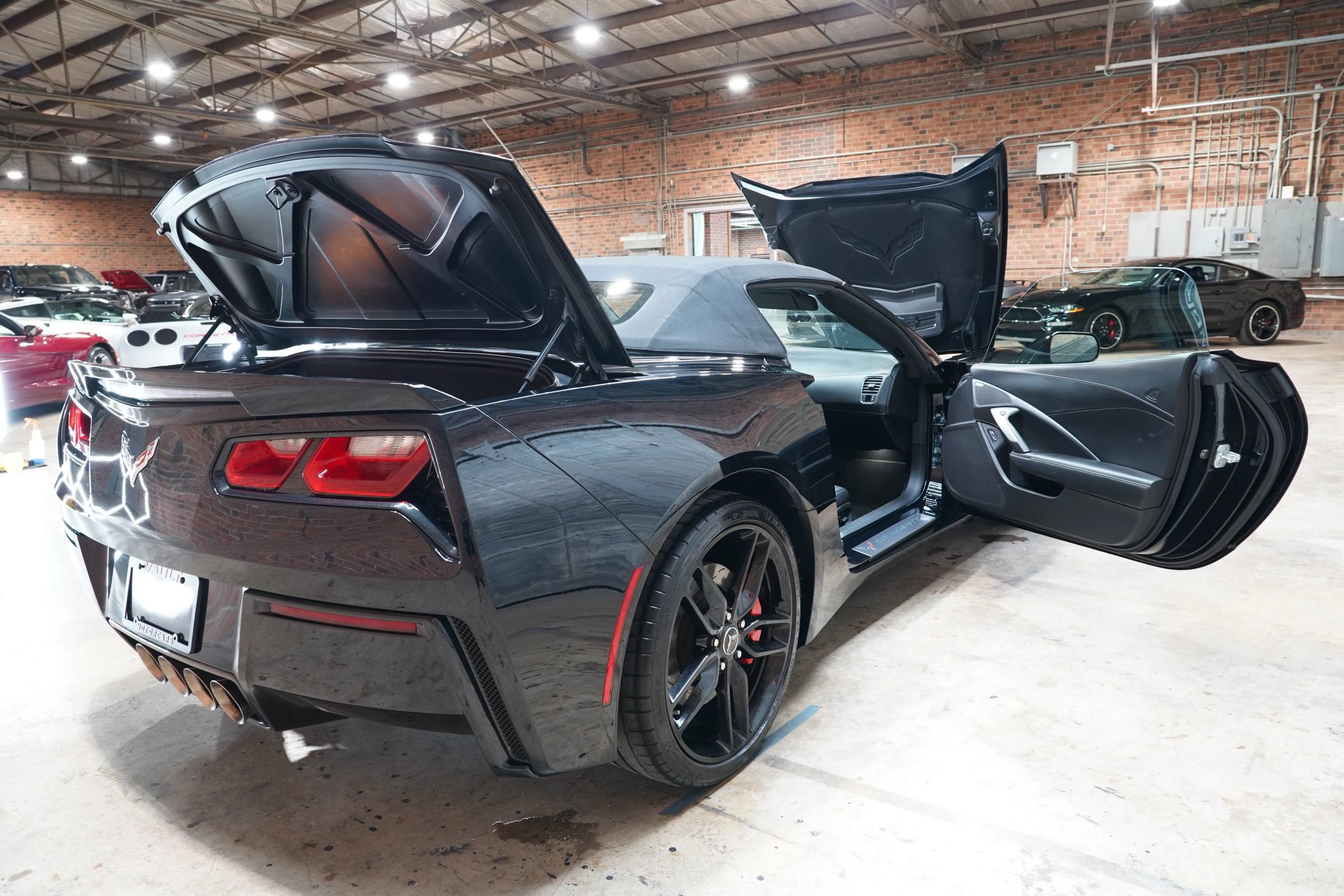 Used 2014 Chevrolet Corvette Stingray Convertible w/ 3LT Preferred Equipment Group RWD image 29