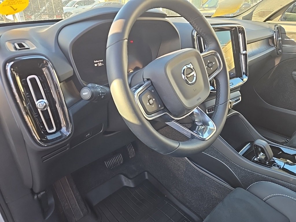 Certified 2024 Volvo XC40 Recharge Ultimate w/ Protection Package Premier image 11