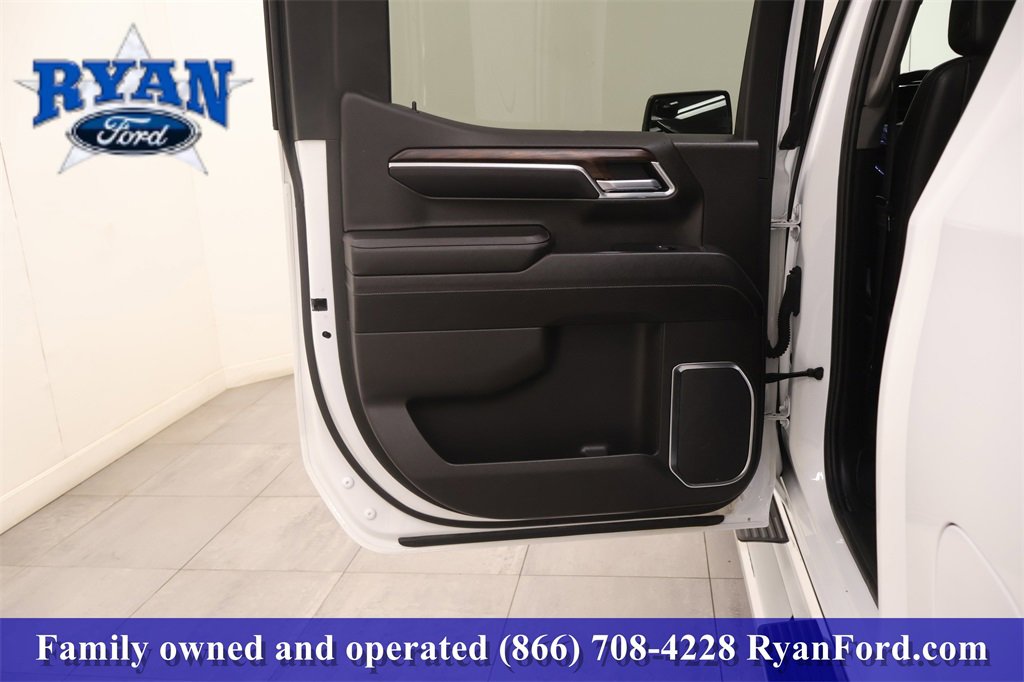 Used 2022 GMC Sierra 1500 SLT w/ SLT Convenience Package image 11