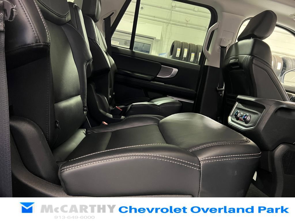 Used 2025 Ford Expedition Platinum AWD/4WD image 36