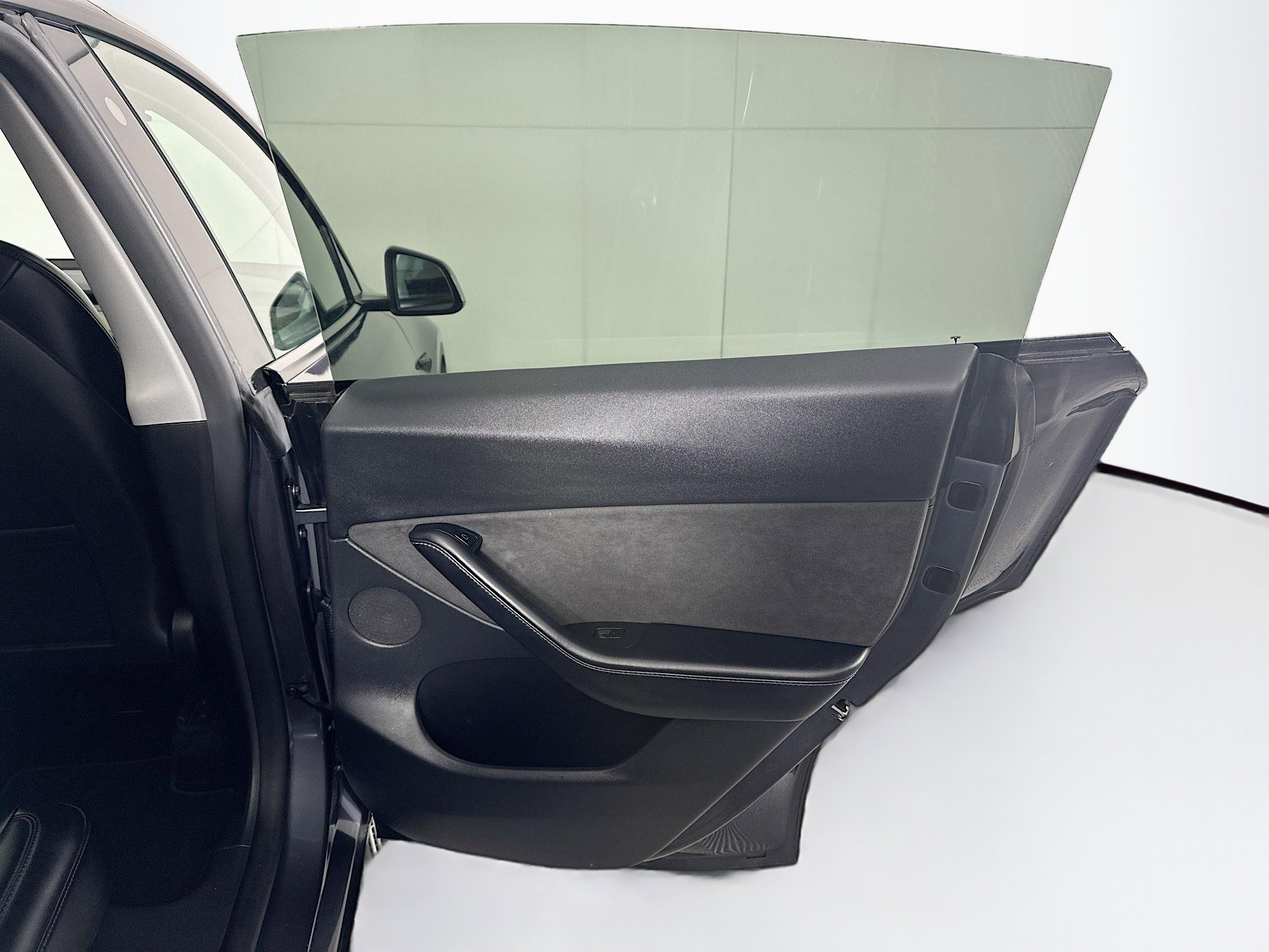 Used 2021 Tesla Model Y Long Range image 29