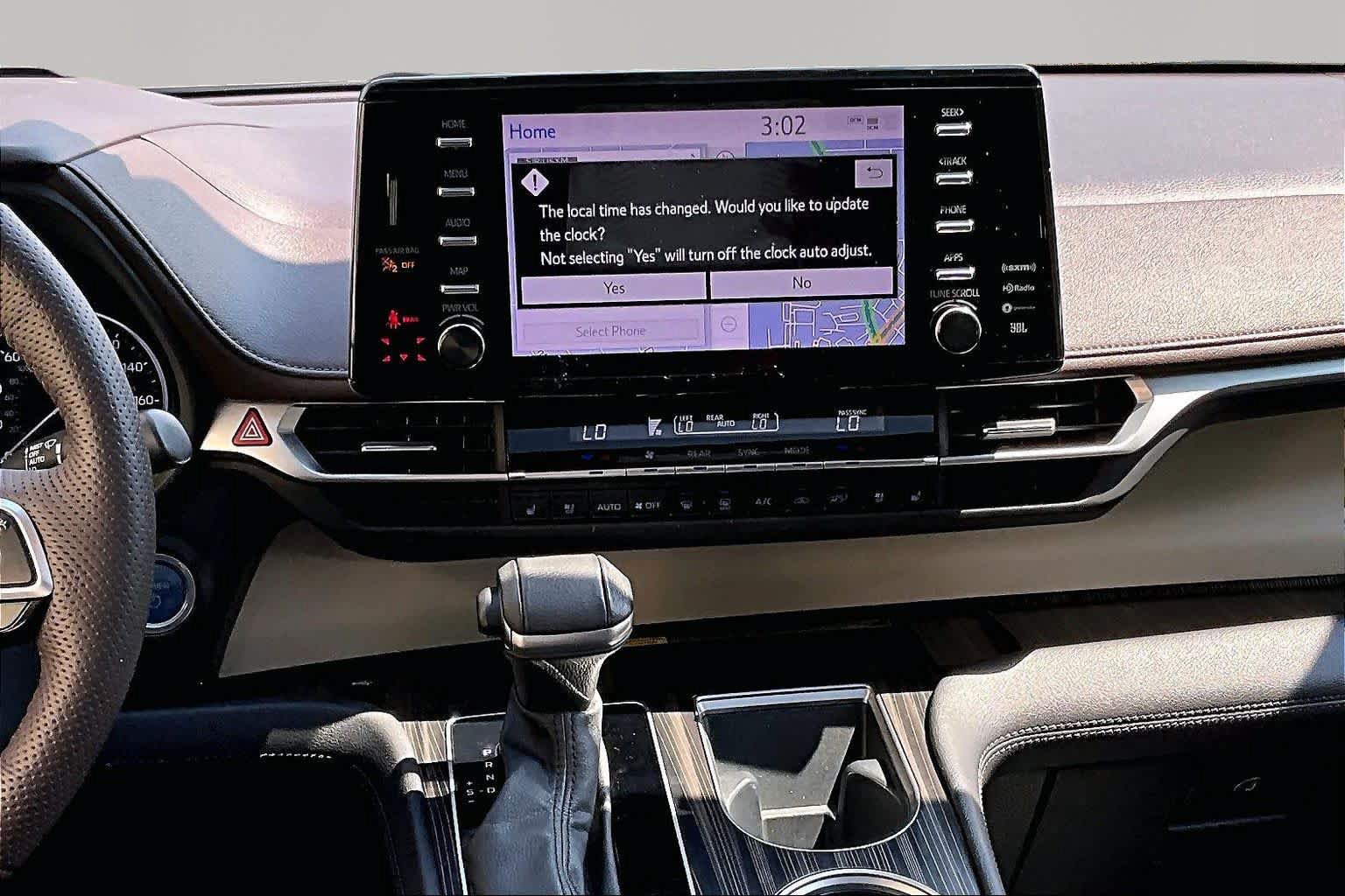Certified 2023 Toyota Sienna Platinum FWD image 7