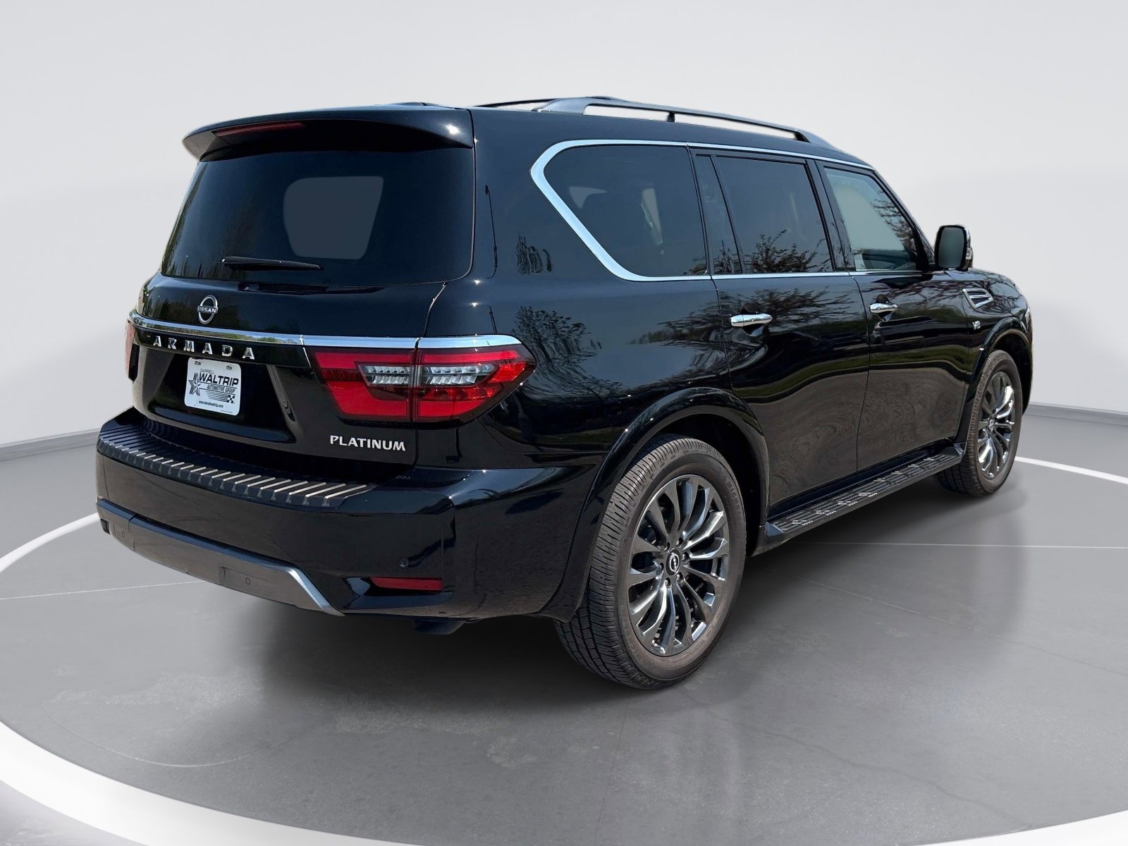 Used 2022 Nissan Armada Platinum w/ Captain's Chairs Package image 8