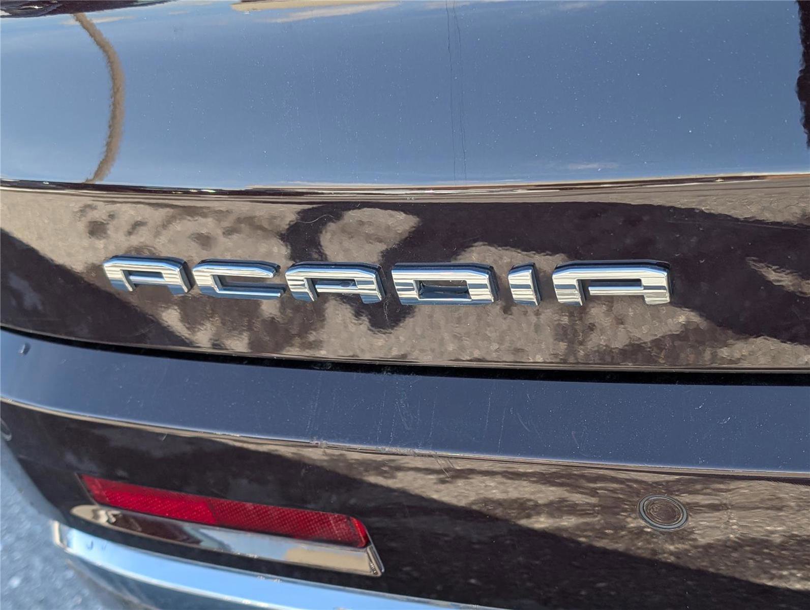 Used 2021 GMC Acadia Denali w/ Denali Ultimate Package image 9